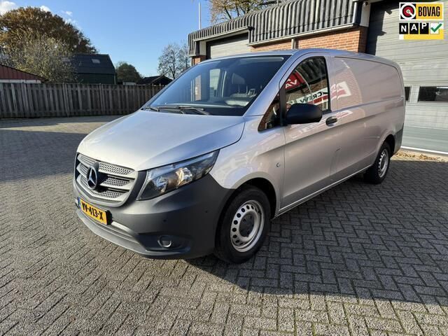 Zilver Gebruikt 2016 Mercedes Vito Ambition MPV | € 14.750 (Eerlijke prijs) - Afbeelding 1/4