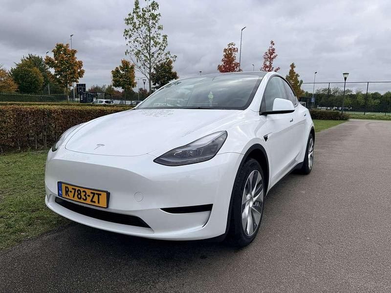 Wit Occasion 2022 Tesla Model Y RWD SUV | € 32.500 (Eerlijke prijs) - Afbeelding 1/4