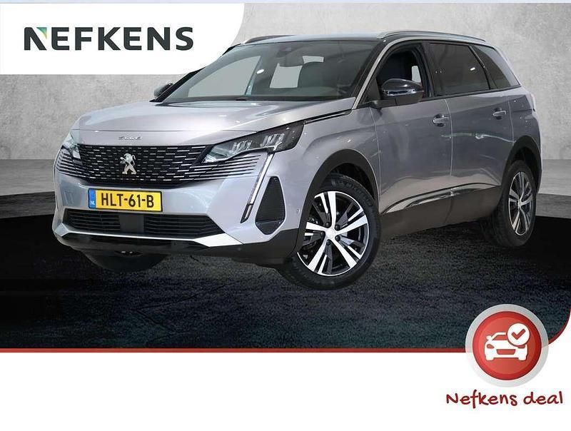 Grijs, metallic lak Gebruikt 2023 Peugeot 5008 Allure MPV | € 28.700 (Goede deal) - Afbeelding 1/3