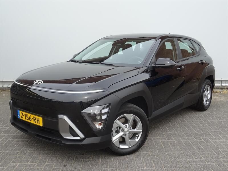 Zwart Gebruikt 2024 Hyundai Kona Comfort SUV | € 29.840 (Iets duurder) - Afbeelding 1/4