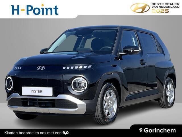 Zwart Nieuw 2025 Hyundai Inster Hatchback | € 26.890 (Eerlijke prijs) - Afbeelding 1/4