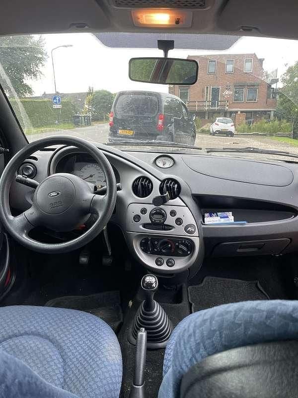 Rood Gebruikt 2005 Ford Ka Hatchback | € 850 (Goede deal) - Afbeelding 1/4