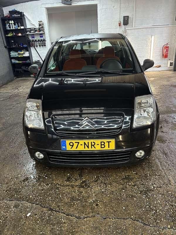 Zwart Gebruikt 2004 Citroën C2 Hatchback | € 850 (Eerlijke prijs) - Afbeelding 1/4