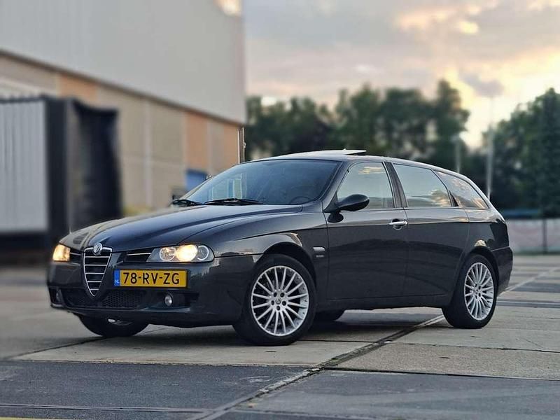 Zwart Gebruikt 2005 Alfa Romeo 156 Distinctive Stationwagen | € 2.450 - Afbeelding 1/4