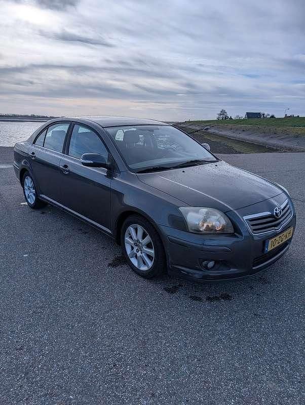 Occasion Toyota Avensis Luna 147 PK (108 kW) 2008 Grijs Sedan