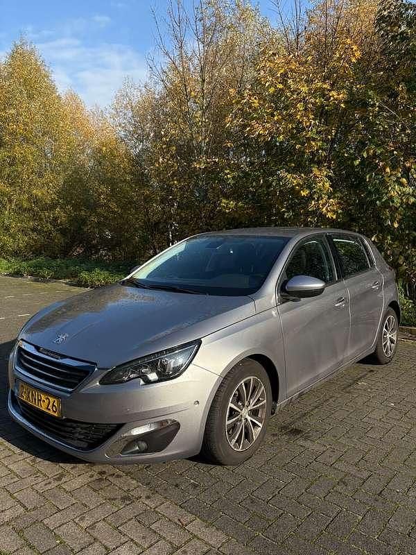 Grijs Gebruikt 2014 Peugeot 308 Allure Hatchback | € 9.500 (Eerlijke prijs) - Afbeelding 1/4