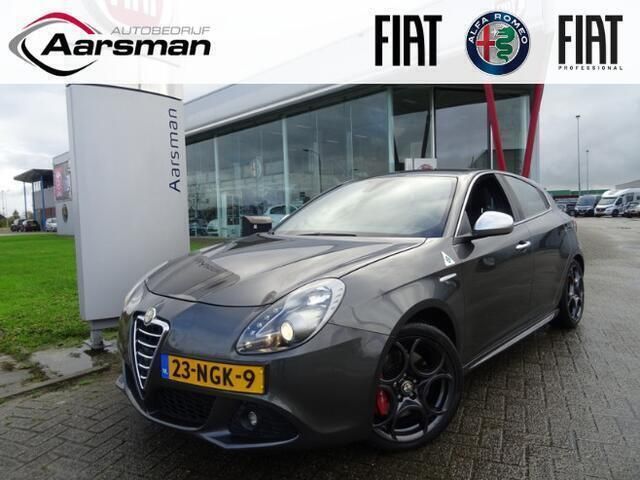 Grijs Gebruikt 2010 Alfa Romeo Giulietta Quadrifoglio Hatchback | € 15.750 - Afbeelding 1/4