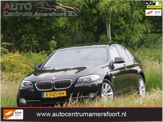 Zwart Gebruikt 2010 BMW 528 Executive Sedan | € 7.449 (Goede deal) - Afbeelding 1/4