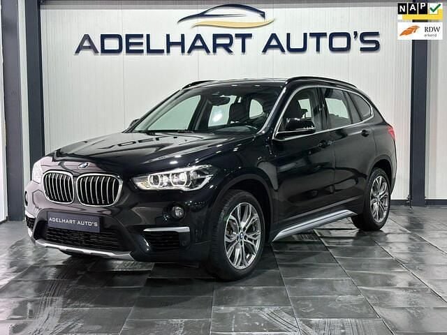Zwart Gebruikt 2018 BMW X1 Executive SUV | € 23.950 (Super prijs) - Afbeelding 1/4