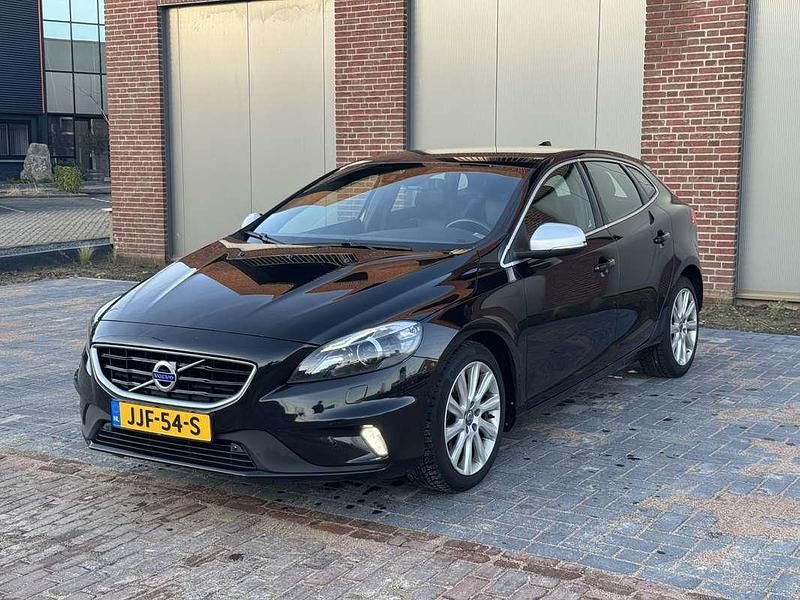Zwart Occasion 2015 Volvo V40 R-Design MPV | € 12.450 (Eerlijke prijs) - Afbeelding 1/4