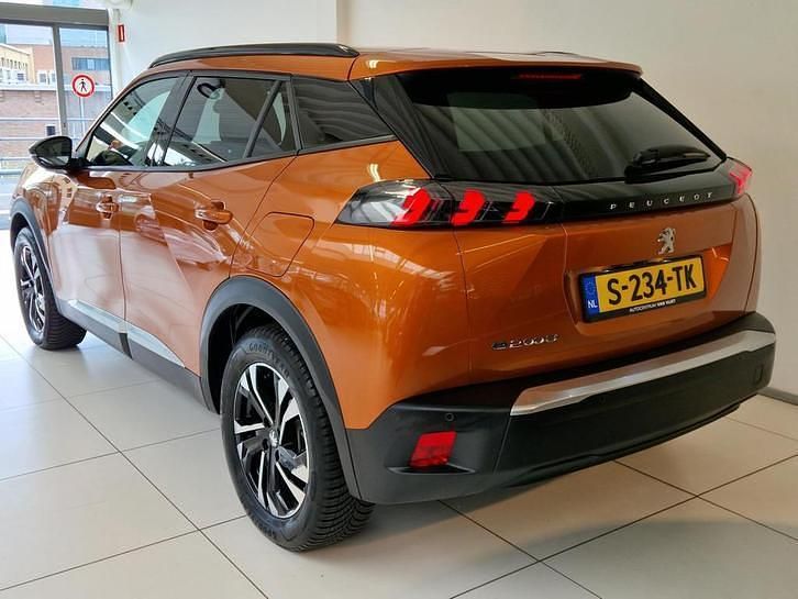 Occasion Peugeot e-2008 Allure 100 kW (136 PK) 2023 Oranje SUV