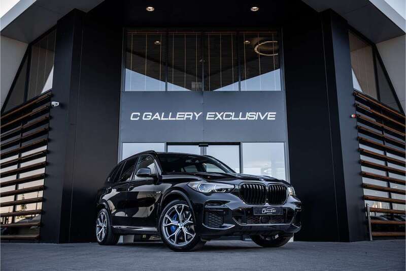 Zwart Gebruikt 2022 BMW X5 Executive SUV | € 73.895 (Eerlijke prijs) - Afbeelding 1/4