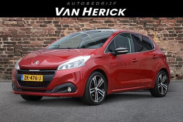 Rood Gebruikt 2017 Peugeot 208 GT-line Hatchback | € 7.995 (Goede deal) - Afbeelding 1/4