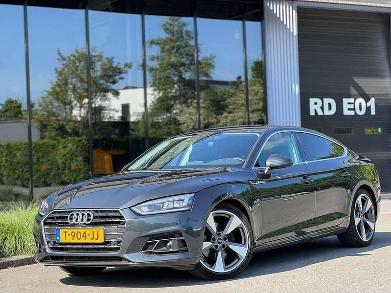 Grijs Gebruikt 2017 Audi A5 Coupé | € 22.999 (Eerlijke prijs) - Afbeelding 1/4