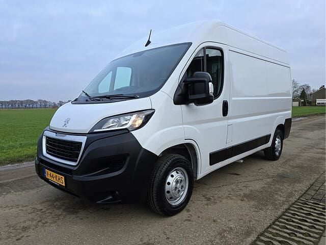 Wit Occasion 2023 Peugeot Boxer Van | € 22.799 (Super prijs) - Afbeelding 1/4