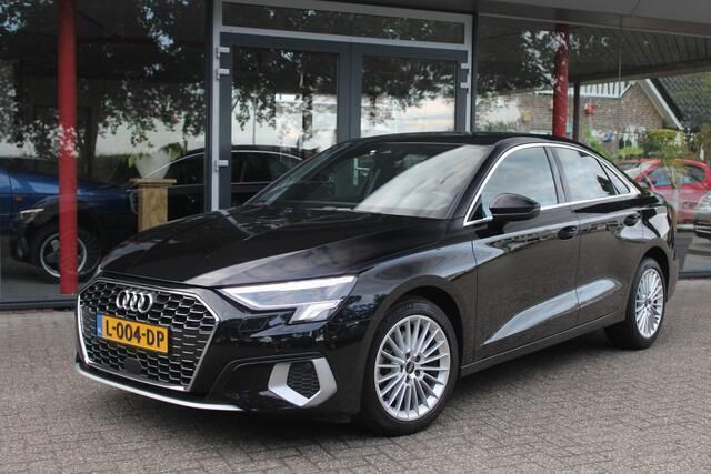 Zwart Gebruikt 2021 Audi A3 Business Sedan | € 24.990 (Eerlijke prijs) - Afbeelding 1/4