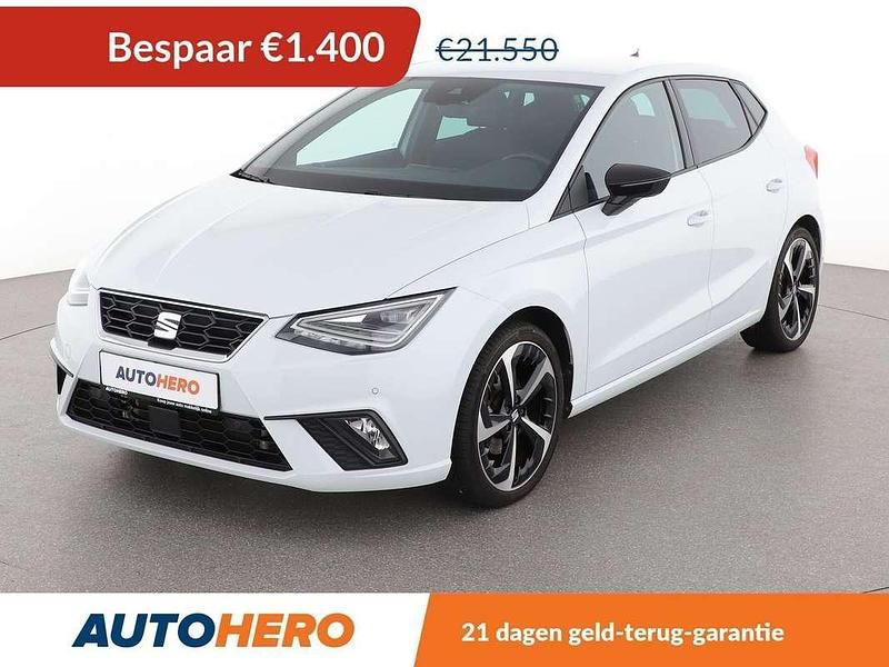 Wit Gebruikt 2023 Seat Ibiza FR Hatchback | € 20.349 (Eerlijke prijs) - Afbeelding 1/3
