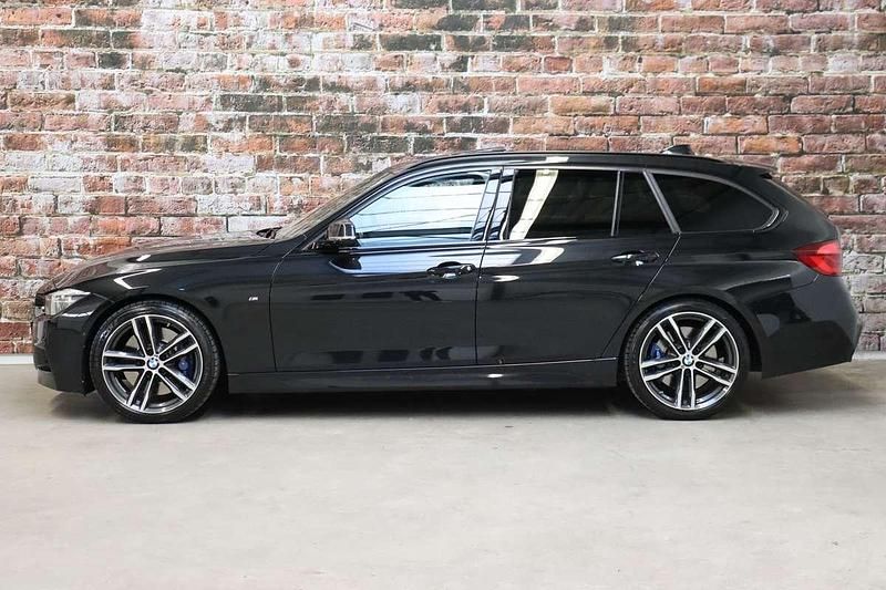 Occasion BMW 330 Executive 252 PK (185 kW) 2019 Zwart (metallic) Stationwagen