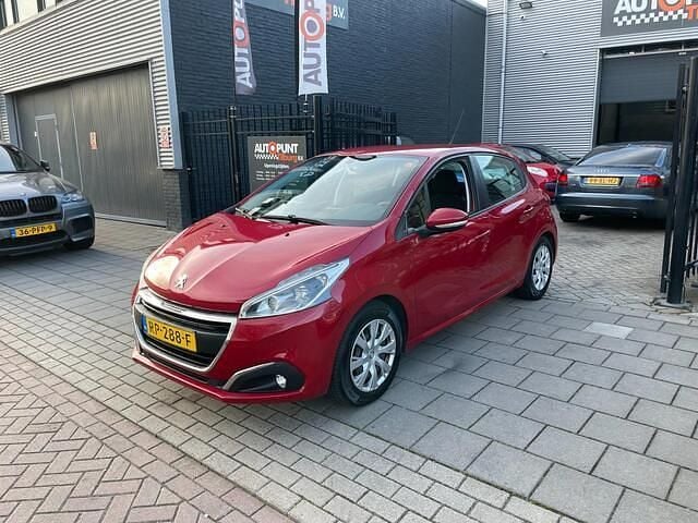 Rood Occasion 2018 Peugeot 208 Hatchback | € 4.999 (Super prijs) - Afbeelding 1/4
