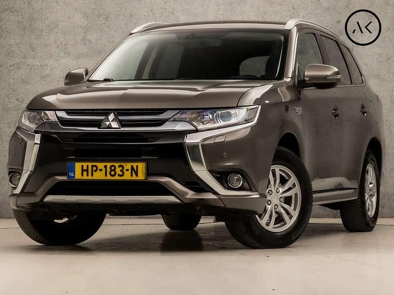 Bruin Gebruikt 2015 Mitsubishi Outlander P-HEV SUV | € 10.945 (Eerlijke prijs) - Afbeelding 1/4