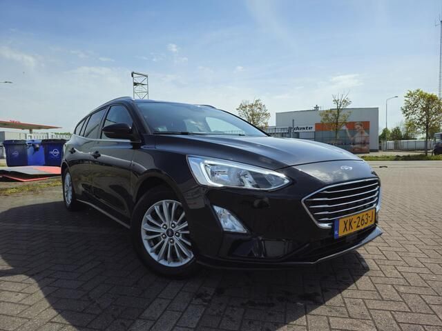 Zwart Gebruikt 2019 Ford Focus Business Edition Stationwagen | € 15.350 (Iets duurder) - Afbeelding 1/4