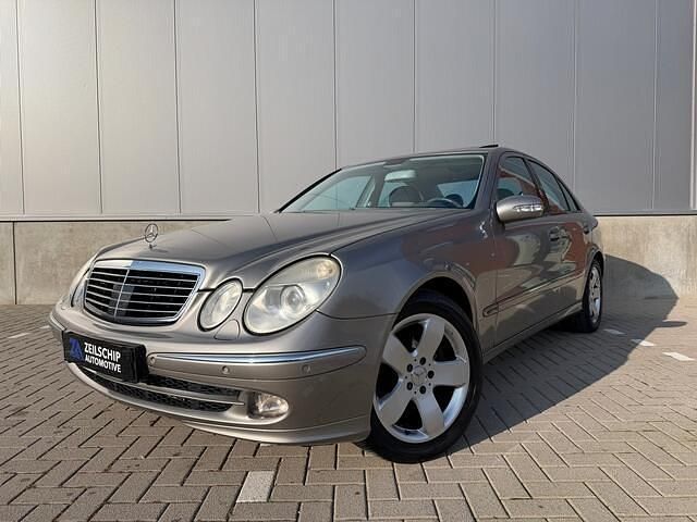Zilver Occasion 2005 Mercedes E350 Avantgarde Sedan | € 9.999 (Eerlijke prijs) - Afbeelding 1/4