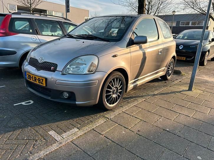 Occasion 2003 Toyota Yaris Sport | € 2.850 (Super prijs) - Afbeelding 1/4