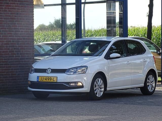 Wit Gebruikt 2016 VW Polo Comfortline Hatchback | € 10.500 (Eerlijke prijs) - Afbeelding 1/4
