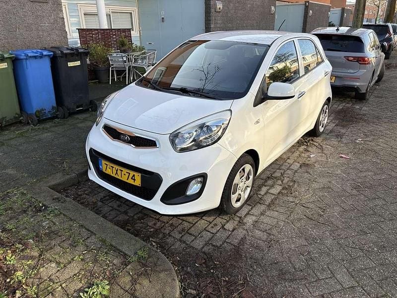 Wit Occasion 2014 Kia Picanto Hatchback | € 5.500 (Eerlijke prijs) - Afbeelding 1/4