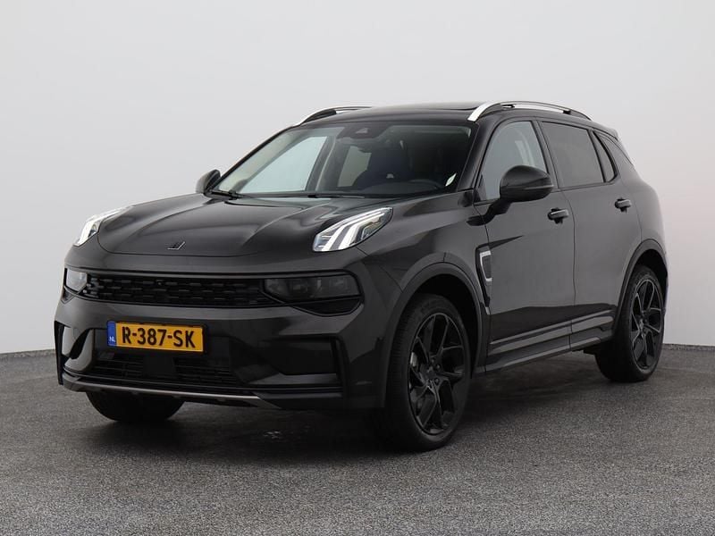 Zwart (metallic) Gebruikt 2022 Lynk & Co 01 SUV | € 23.900 (Goede deal) - Afbeelding 1/4