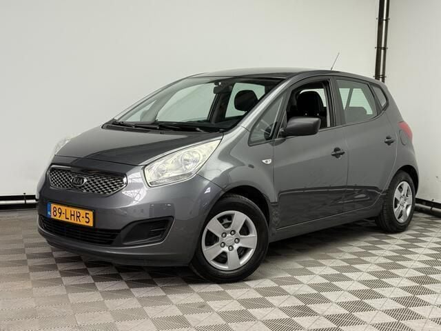 Grijs Gebruikt 2010 Kia Venga Hatchback | € 5.675 (Eerlijke prijs) - Afbeelding 1/4