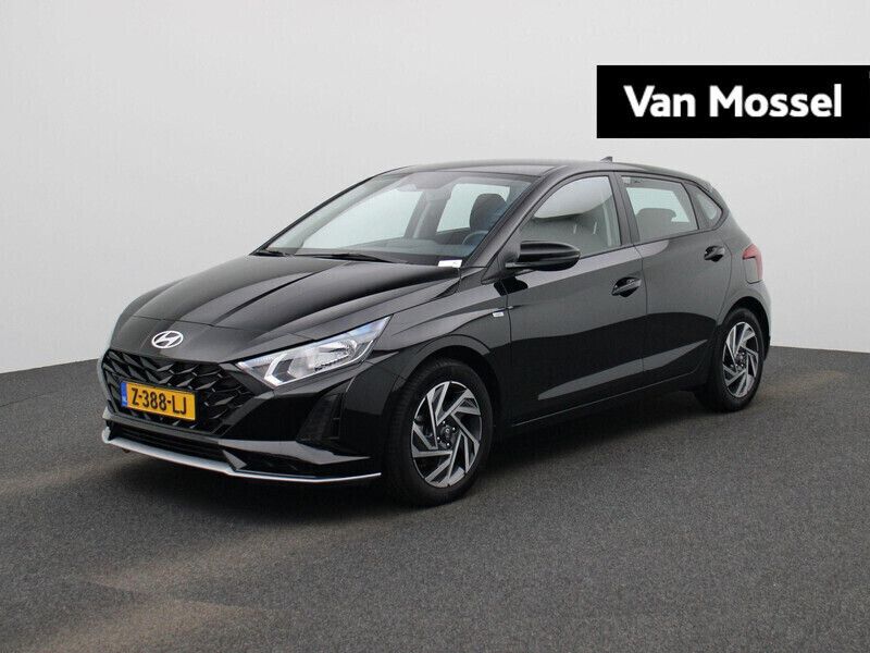 Zwart Gebruikt 2024 Hyundai i20 Comfort Hatchback | € 19.940 (Eerlijke prijs) - Afbeelding 1/4