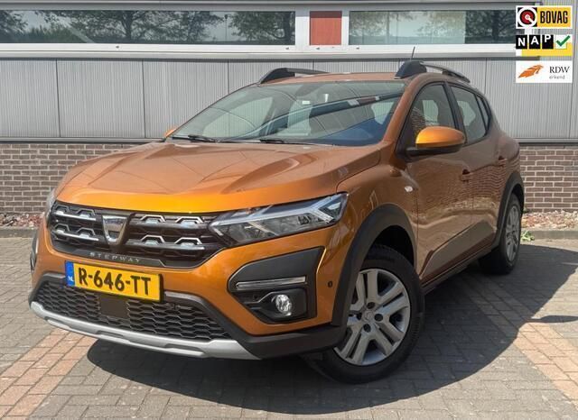 Oranje Gebruikt 2022 Dacia Sandero Comfort Hatchback | € 15.990 (Iets duurder) - Afbeelding 1/4