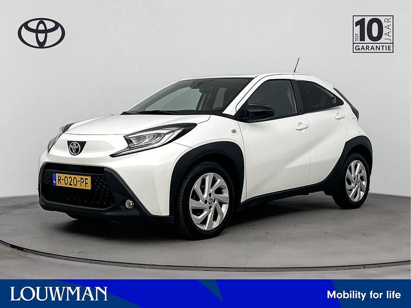 Pure white (licht wit) Occasion 2022 Toyota Aygo X Edition SUV | € 19.745 (Eerlijke prijs) - Afbeelding 1/4