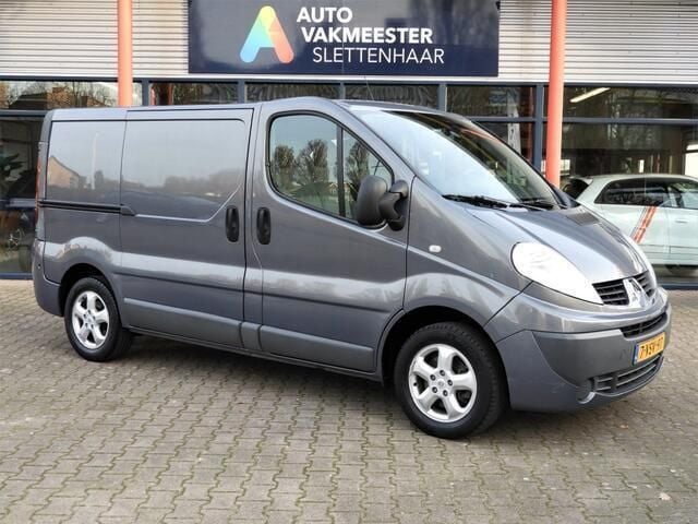 Grijs Gebruikt 2012 Renault Trafic Van | € 8.000 (Iets duurder) - Afbeelding 1/4