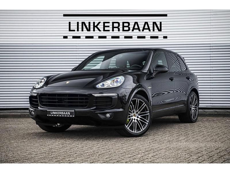 Zwart Occasion 2017 Porsche Cayenne Sport SUV | € 44.995 - Afbeelding 1/3