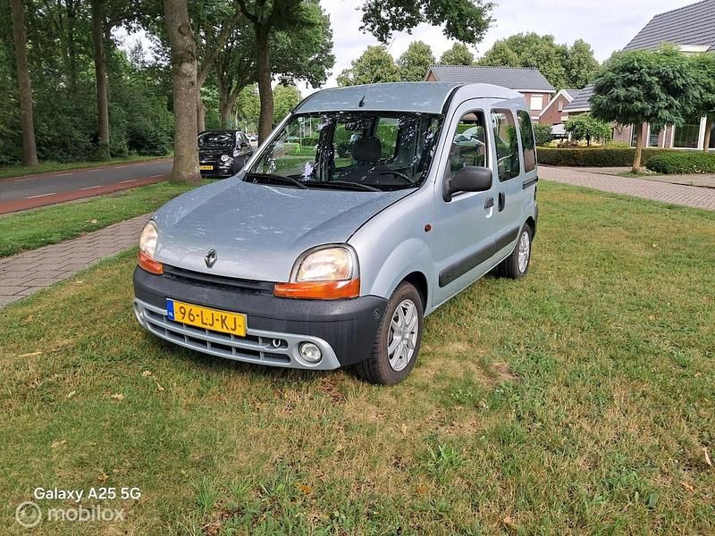 Grijs Gebruikt 2003 Renault Kangoo Stationwagen | € 5.999 - Afbeelding 1/4