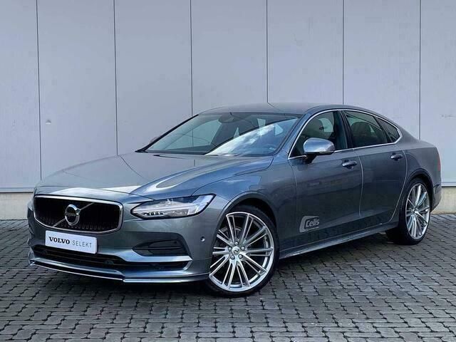 Grijs Gebruikt 2017 Volvo S90 Momentum Sedan | € 32.500 (Iets duurder) - Afbeelding 1/4