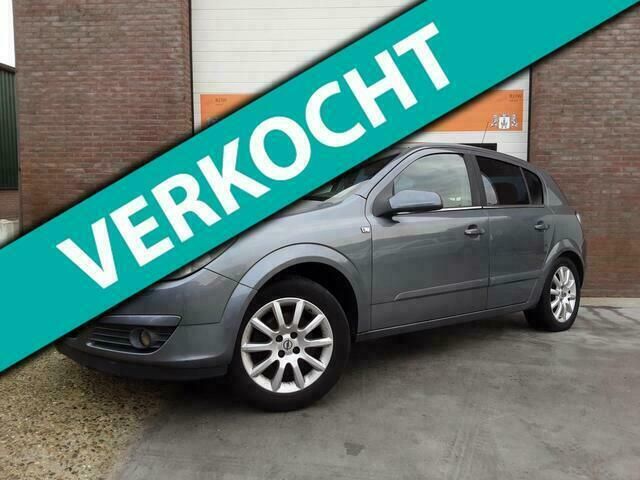 Grijs Gebruikt 2004 Opel Astra Cosmo Hatchback | € 1.995 (Iets duurder) - Afbeelding 1/4