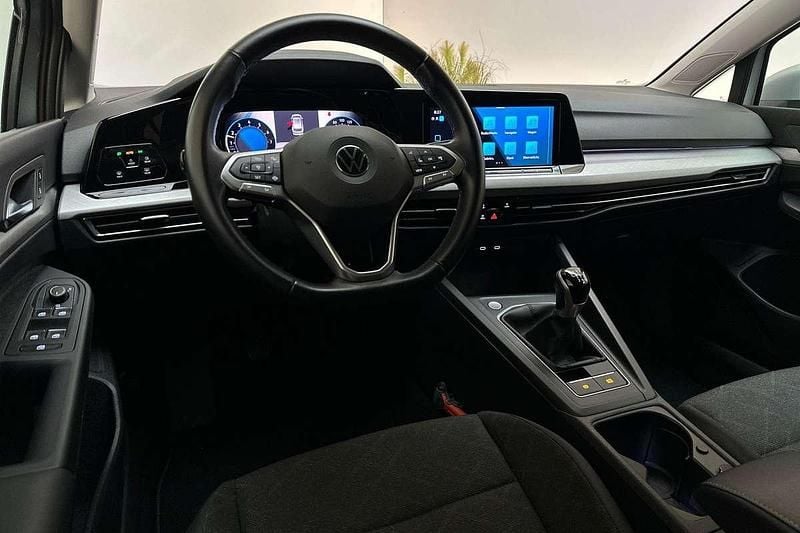 Occasion VW Golf VIII Life 110 PK (80 kW) 2023 Zilver Stationwagen