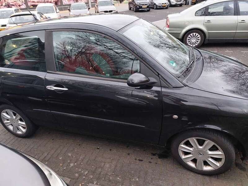 Zwart Gebruikt 2004 Lancia Ypsilon Hatchback | € 1.240 (Goede deal) - Afbeelding 1/4