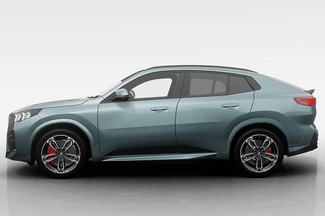 Nieuw BMW iX2 M Sport 150 kW (204 PK) 2025 Cape york green metallic (c5y) (groen metallic) SUV