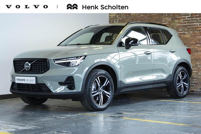 Groen Occasion 2025 Volvo XC40 Plus SUV | € 43.950 (Iets duurder) - Afbeelding 1/3