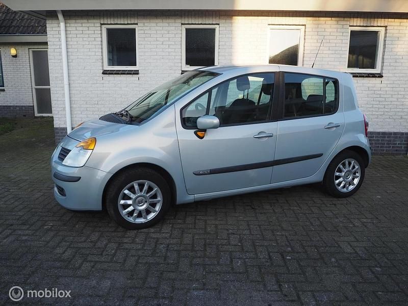 Grijs Occasion 2004 Renault Modus MPV | € 1.195 (Eerlijke prijs) - Afbeelding 1/4