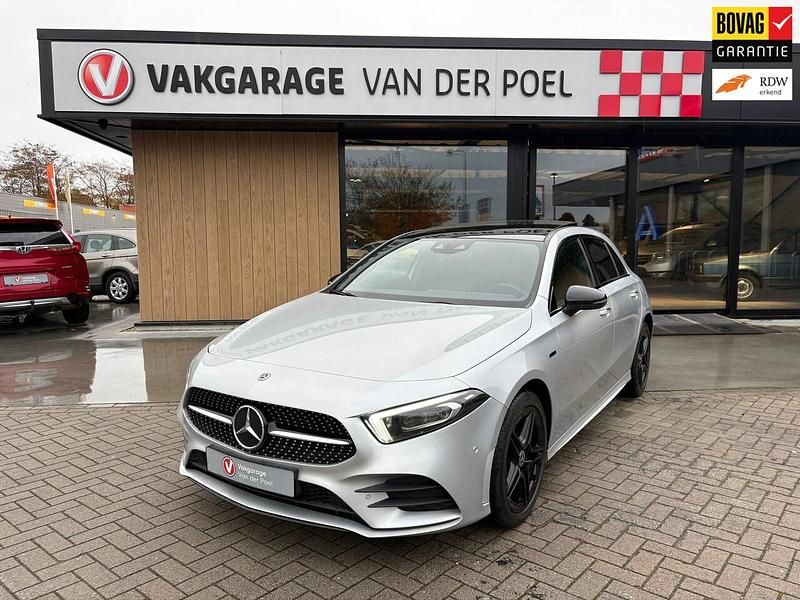 Occasion Mercedes A250 Business 161 PK (118 kW) 2020 Grijs (metallic) Hatchback