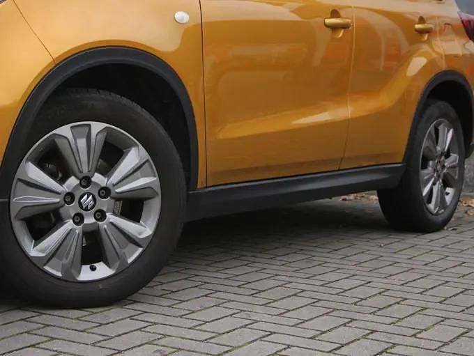 Geel Gebruikt 2020 Suzuki Vitara SUV | € 19.950 (Eerlijke prijs) - Afbeelding 1/4