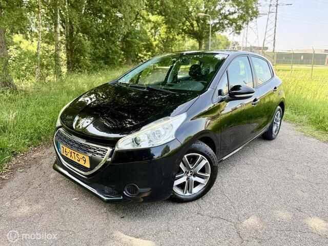 Zwart Gebruikt 2012 Peugeot 208 Hatchback | € 4.250 (Goede deal) - Afbeelding 1/4