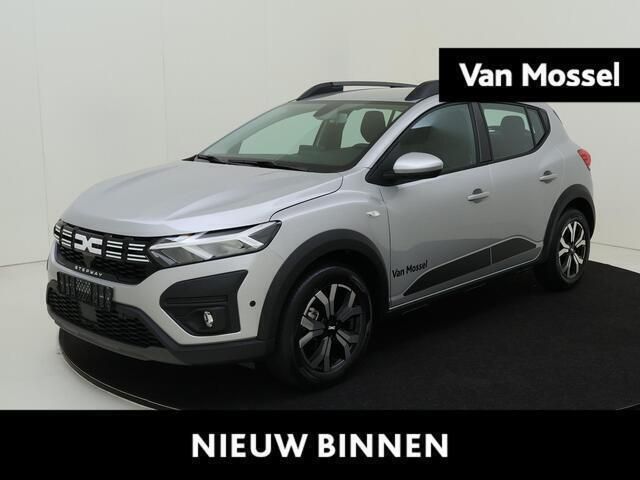 Grijs Gebruikt 2024 Dacia Sandero Stepway Hatchback | € 19.440 (Eerlijke prijs) - Afbeelding 1/4
