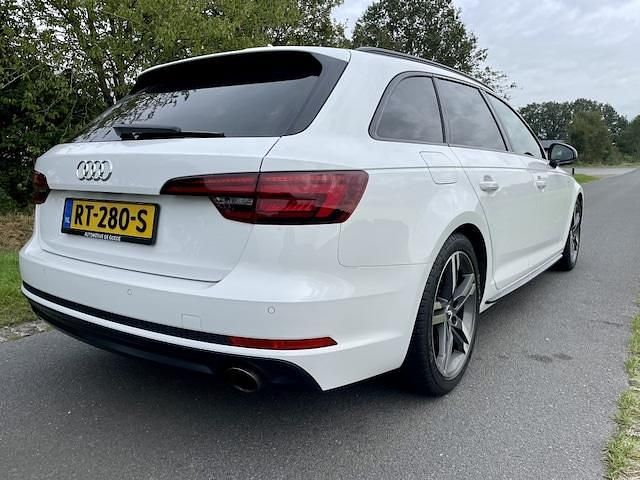 Occasion Audi A4 Black Edition 2018 Wit Stationwagen