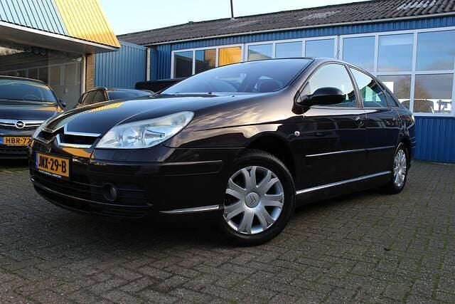 Bruin (metallic) Gebruikt 2006 Citroën C5 Tendance Hatchback | € 3.444 (Eerlijke prijs) - Afbeelding 1/4